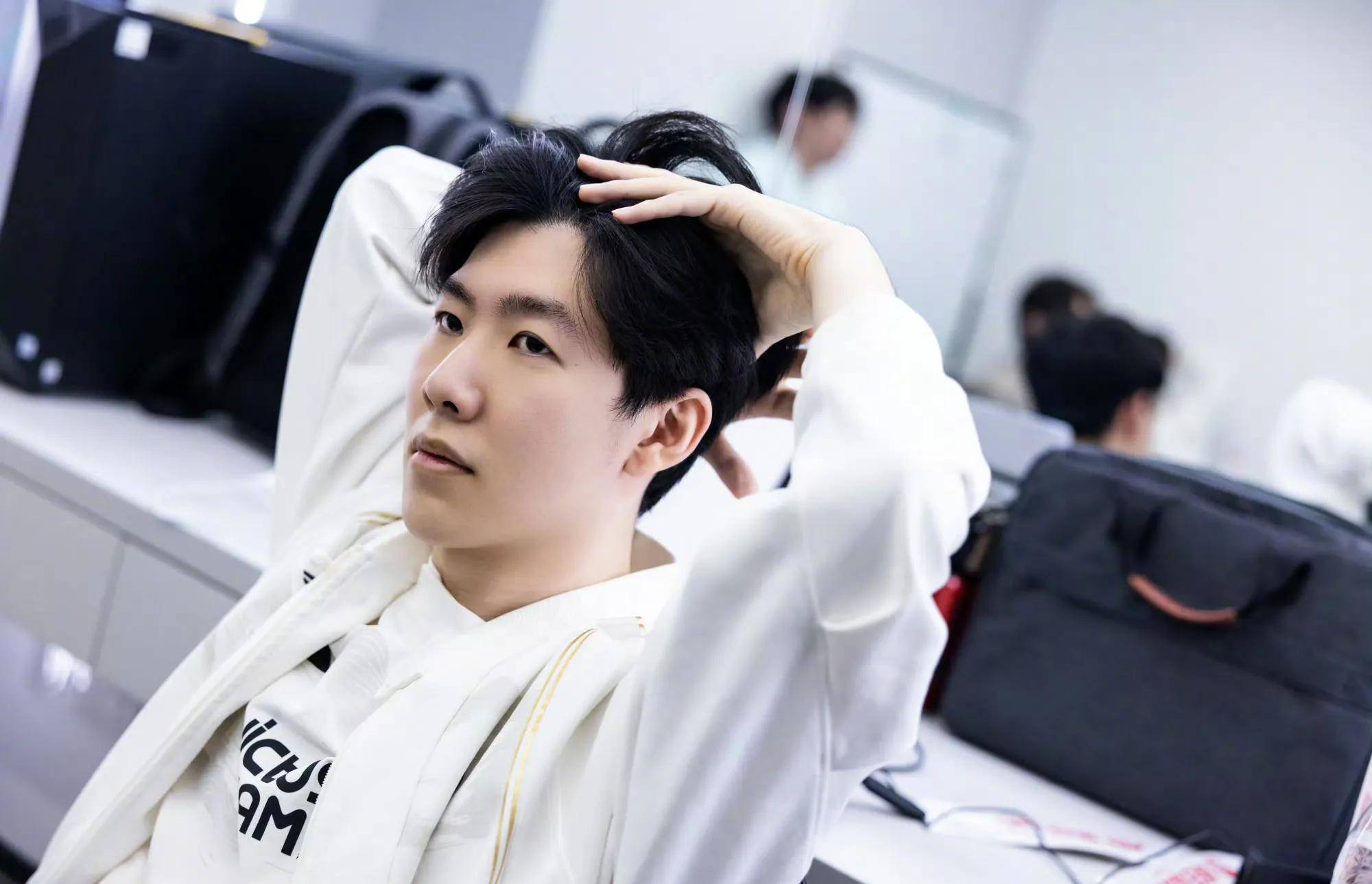 的头球攻门 的头球攻门